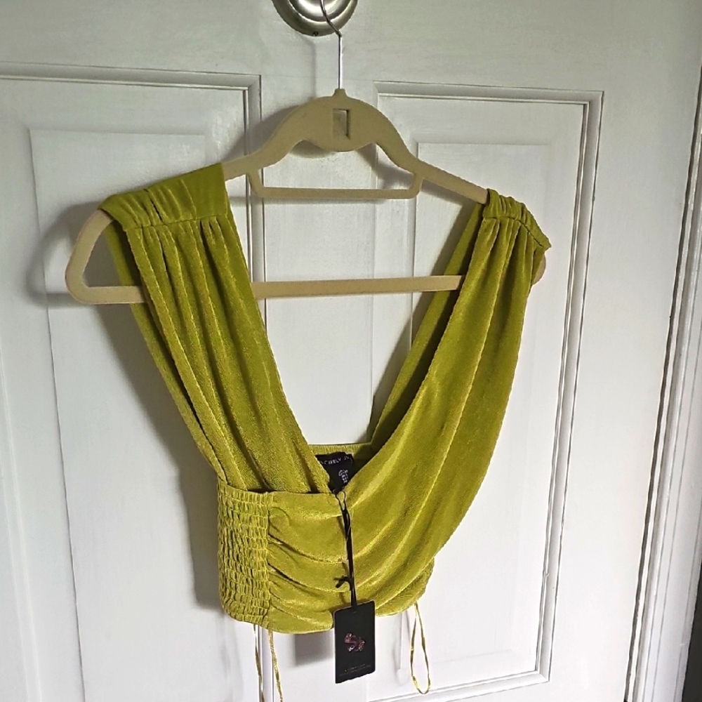 NWT Sincerly Jules Green Ruched Sleeveless Crop Top